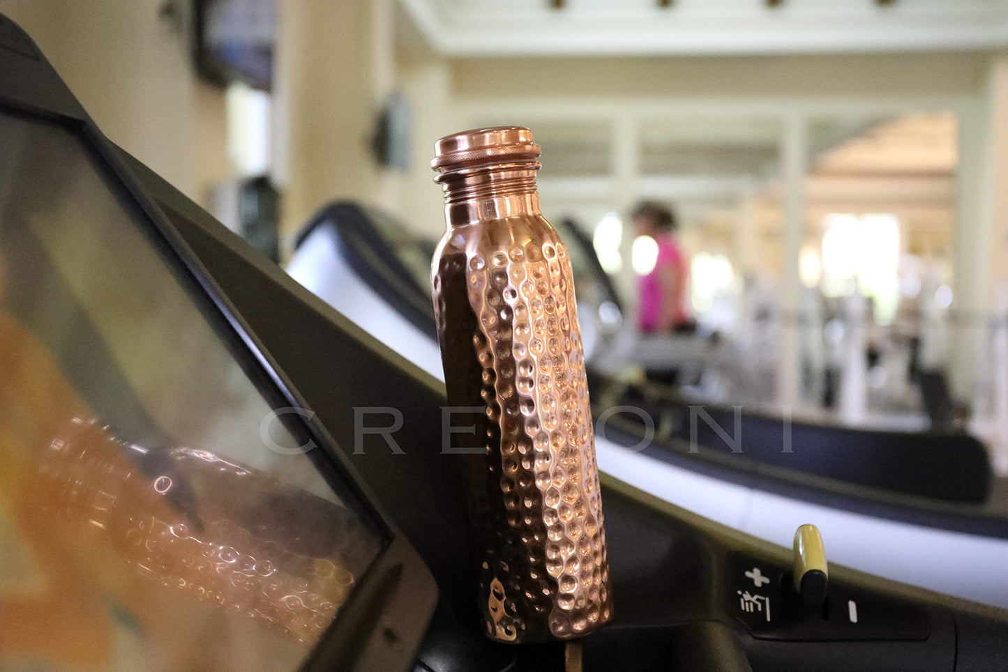 CRETONI Copperlin Pure Copper Water Bottle - Glossy Hammered Seemless Leak Proof Design : Perfect Ayurvedic Copper Vessel for Sports, Fitness, Yoga, Natural Health Benefits (900 Milliliter/30 Oz)